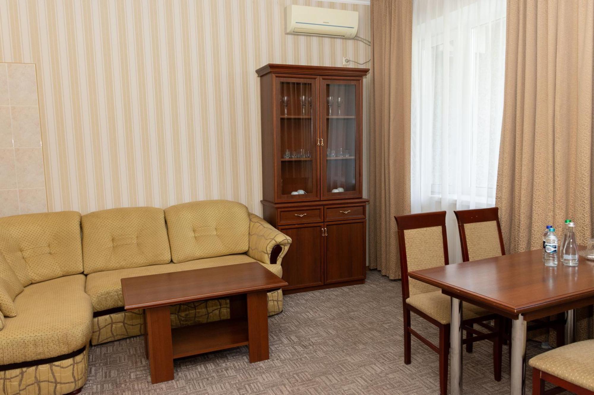 Kremin Hotel Krzemieńczuk Zewnętrze zdjęcie