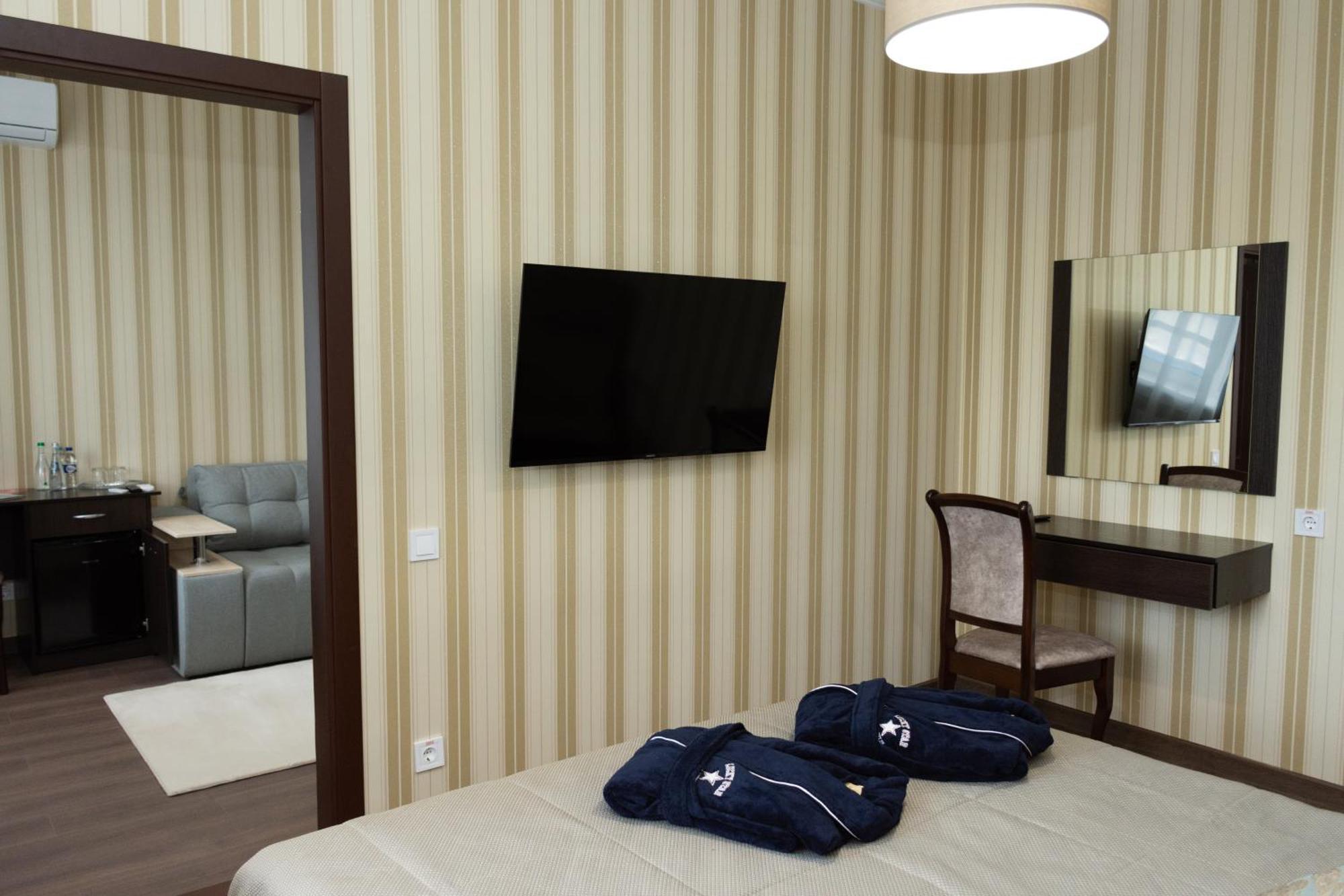 Kremin Hotel Krzemieńczuk Zewnętrze zdjęcie